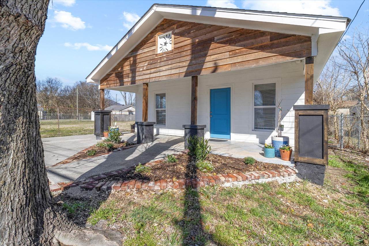 1607 50th Street - Photo 1