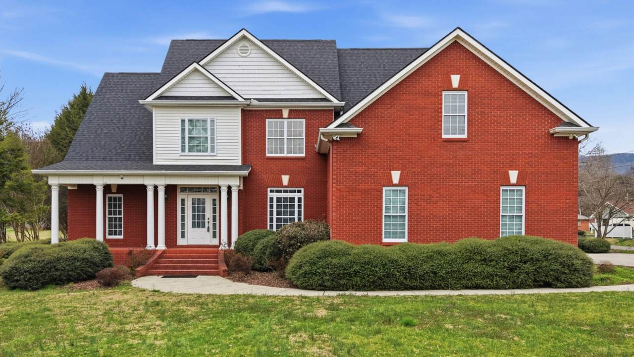 825 Dennis Avenue - Photo 1