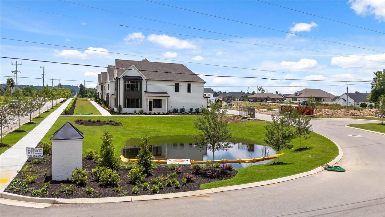 1878 Dawson Circle - Photo 1