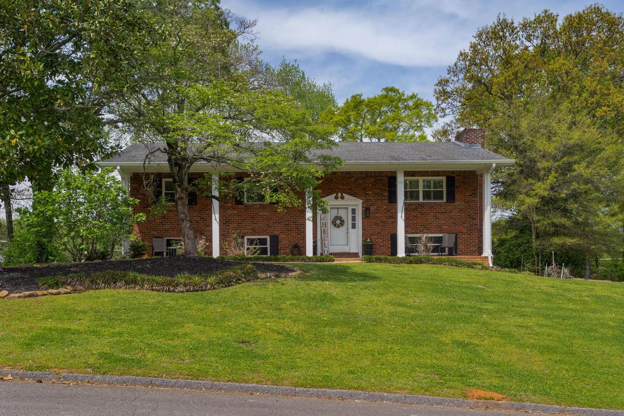 9211 Ramblewood Drive - Photo 1