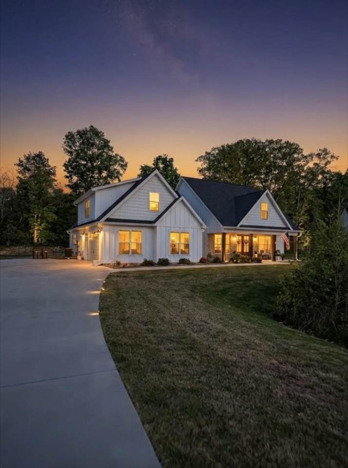 183 Bridlewood Drive - Photo 1