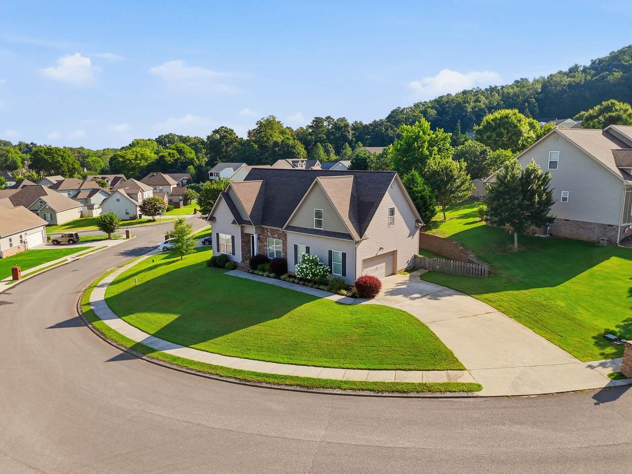 723 Windrush Loop - Photo 1