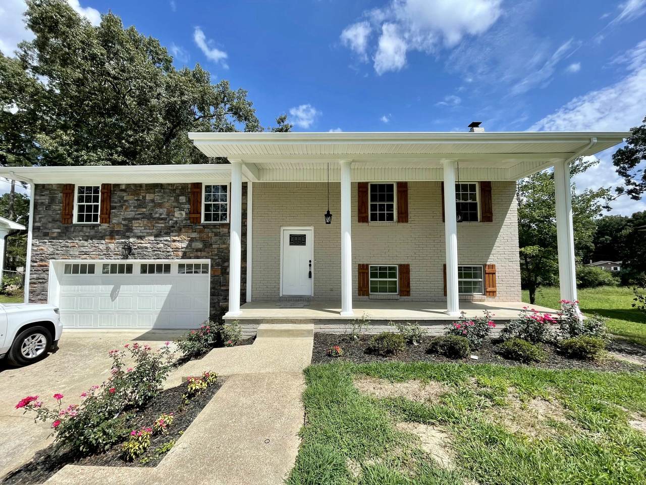 98 Joan Dr - Photo 1