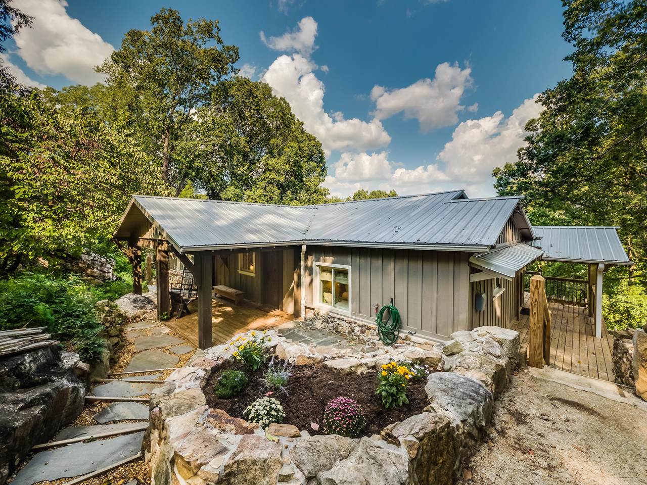 815 Scenic Hwy - Photo 1