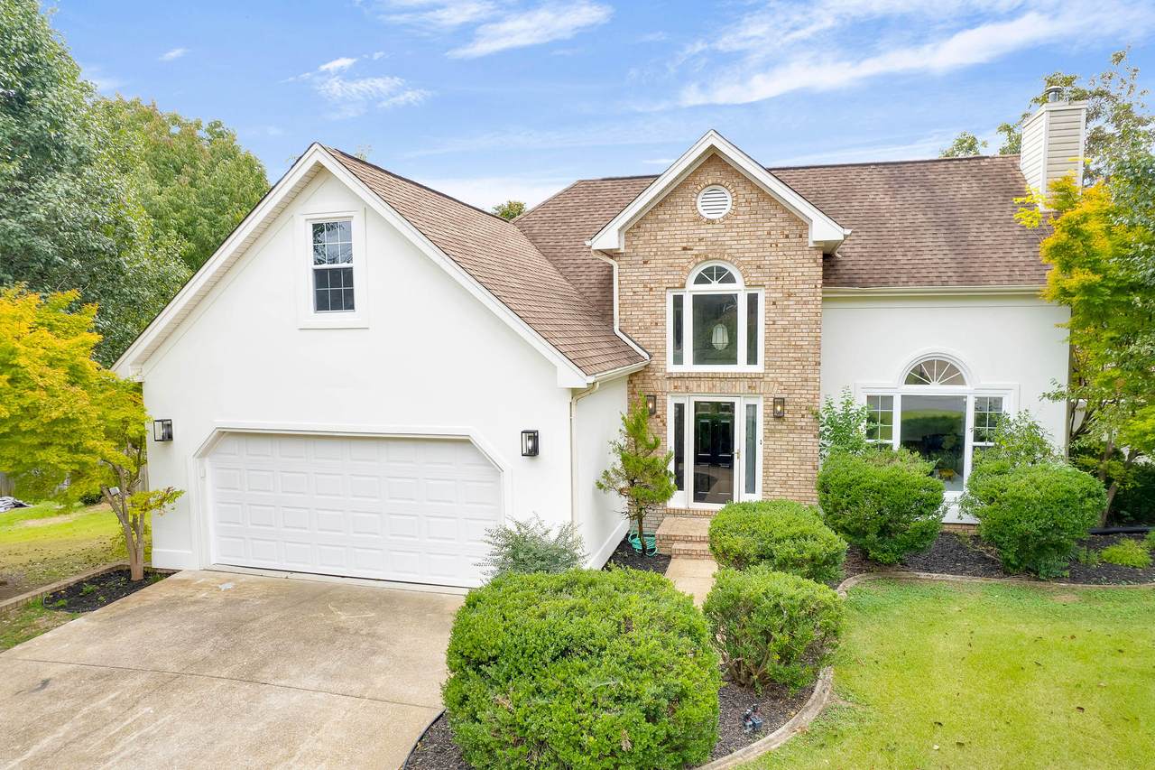 2302 Chimney Hills Dr - Photo 1