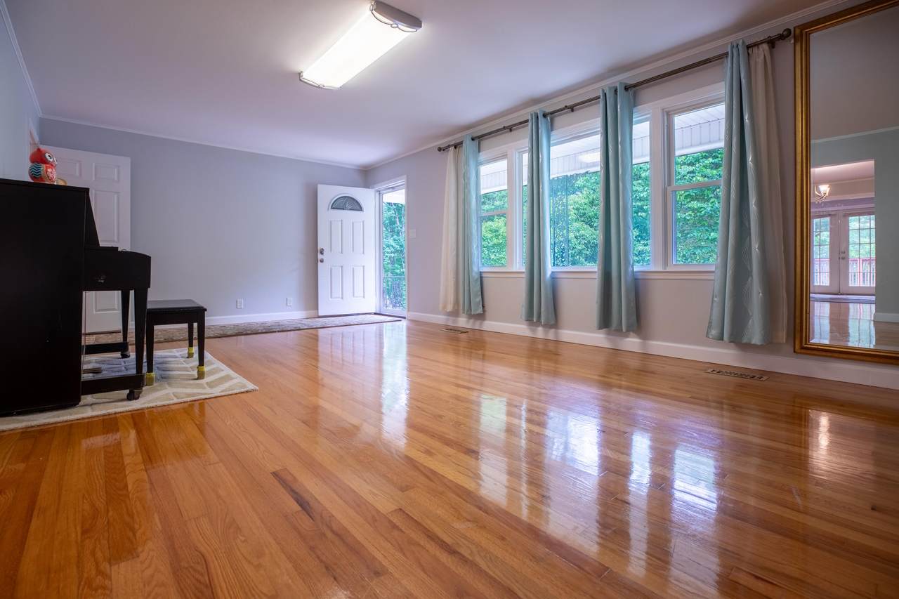 1306 Brockton Drive - Photo 1