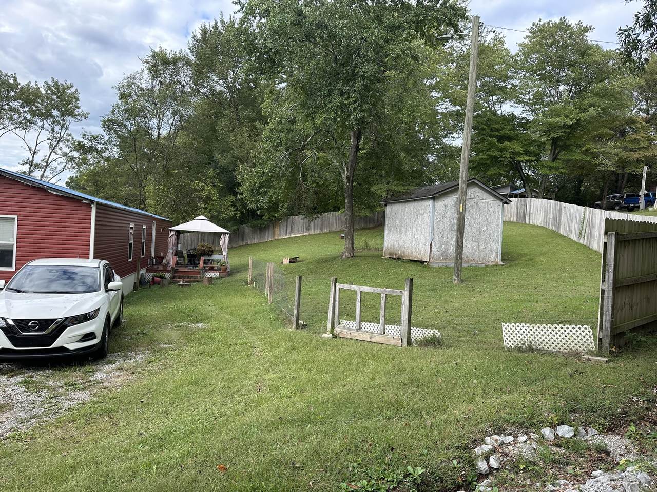 10002 Dallas Hollow Road - Photo 1