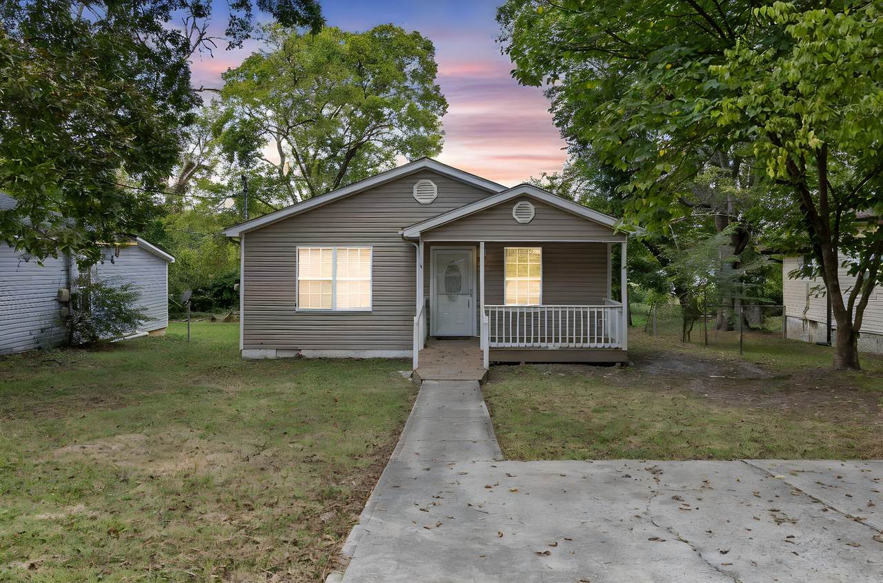 2121 Davenport Street - Photo 1