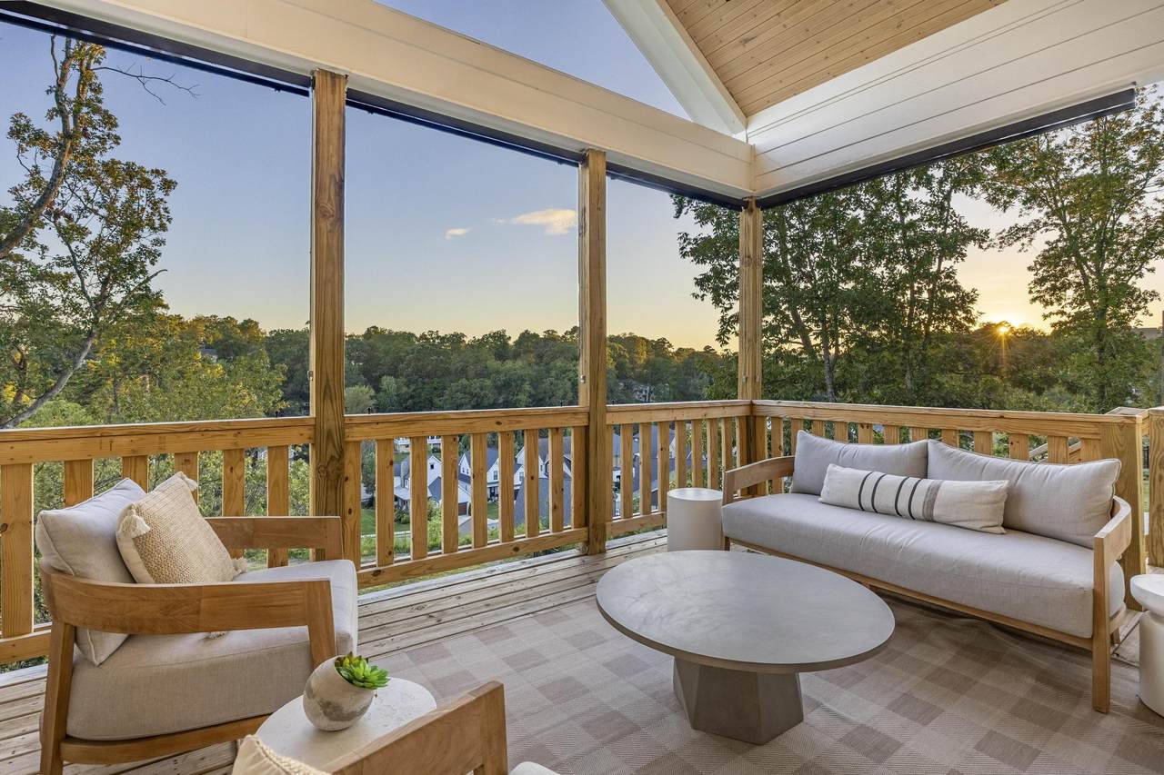 1877 Notting Hill - Photo 1