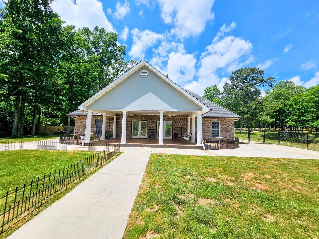 https://bt-photos.global.ssl.fastly.net/chattanooga/1280_boomver_3_1526281-2.jpg