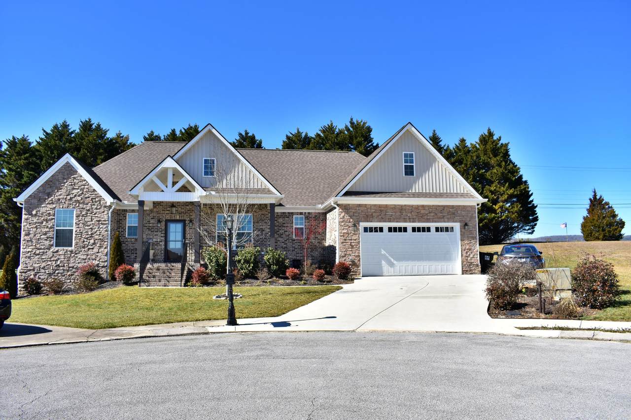 404 Ottawa Drive - Photo 1
