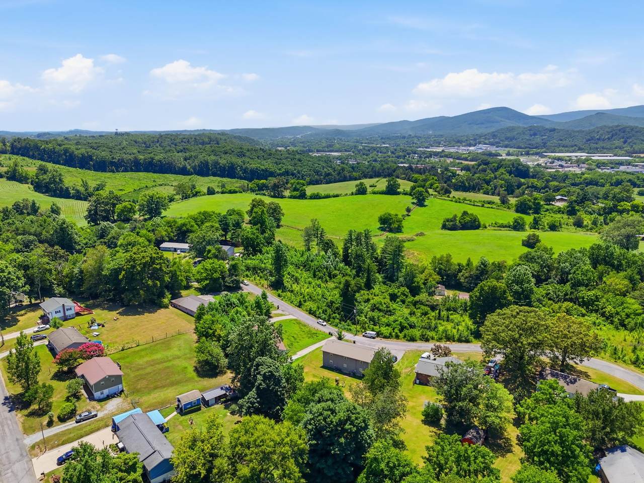https://bt-photos.global.ssl.fastly.net/chattanooga/1280_boomver_3_1534472-2.jpg
