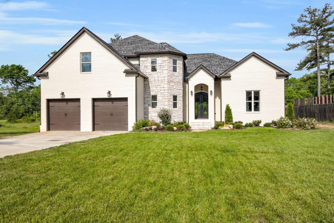 2123 Merlin Dr - Photo 1