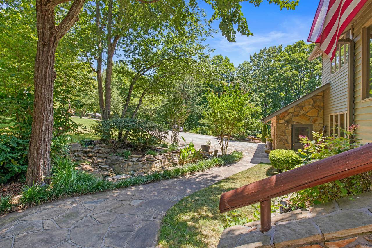 https://bt-photos.global.ssl.fastly.net/chattanooga/1280_boomver_4_1357661-2.jpg