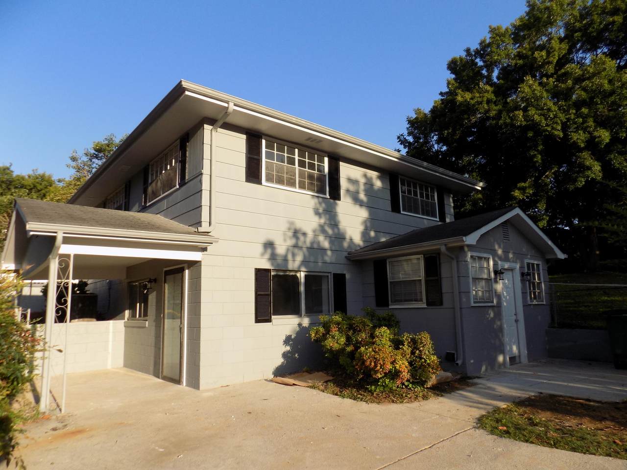 409 Longview Dr - Photo 1