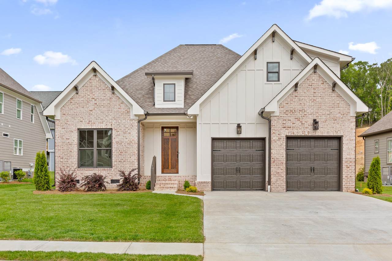 2323 Large Oak Dr - Photo 1