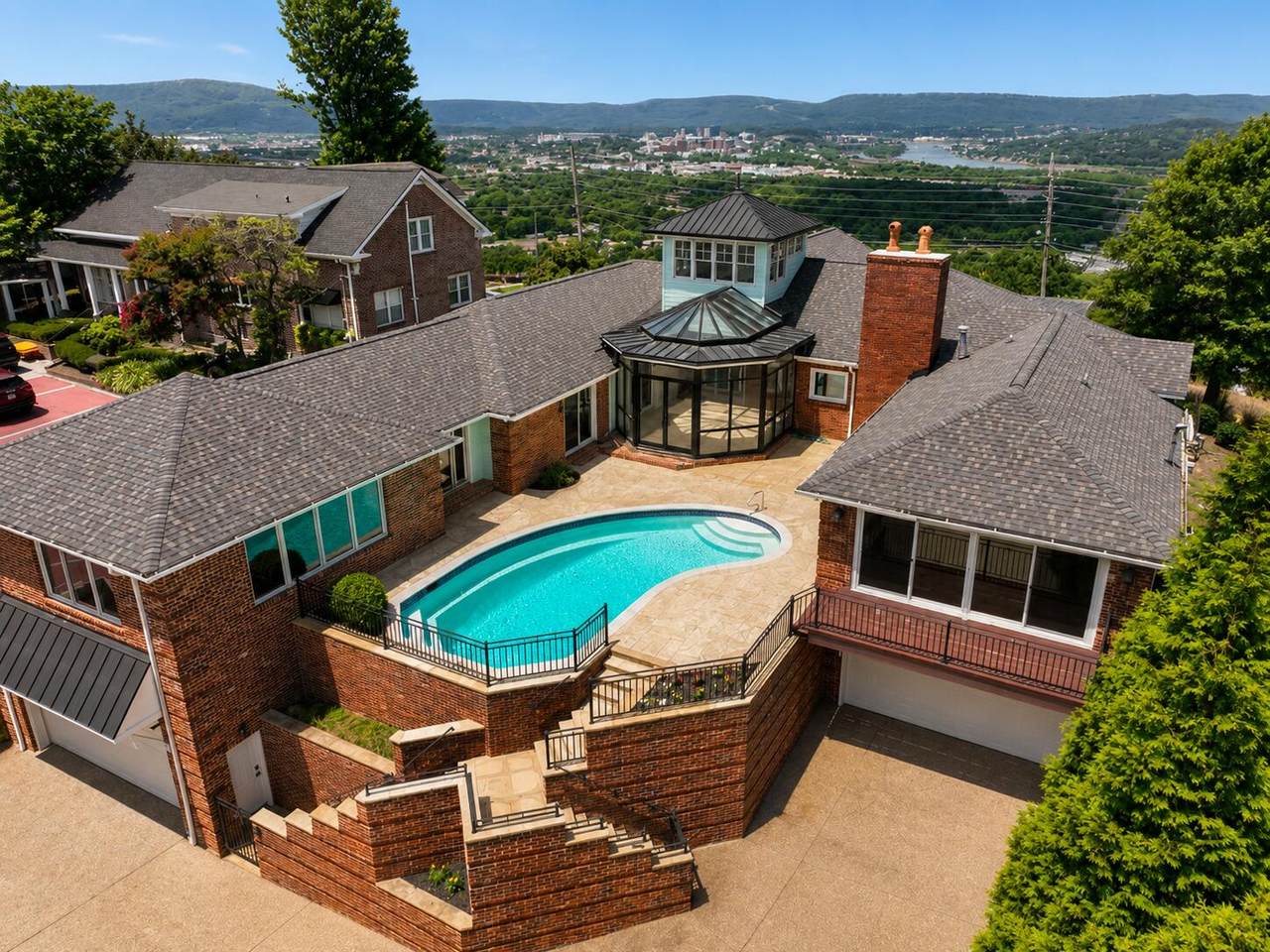 312 Crest Road - Photo 1