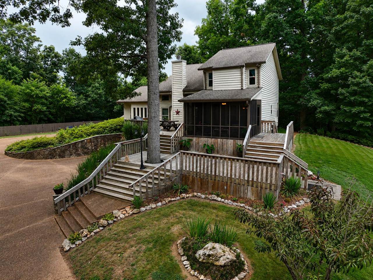 https://bt-photos.global.ssl.fastly.net/chattanooga/1280_boomver_5_1538427-2.jpg