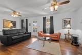 809 Oakwood Street - Photo 11
