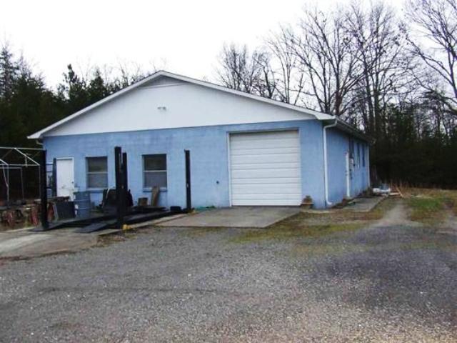 390 Sunshine Ln - Photo 1
