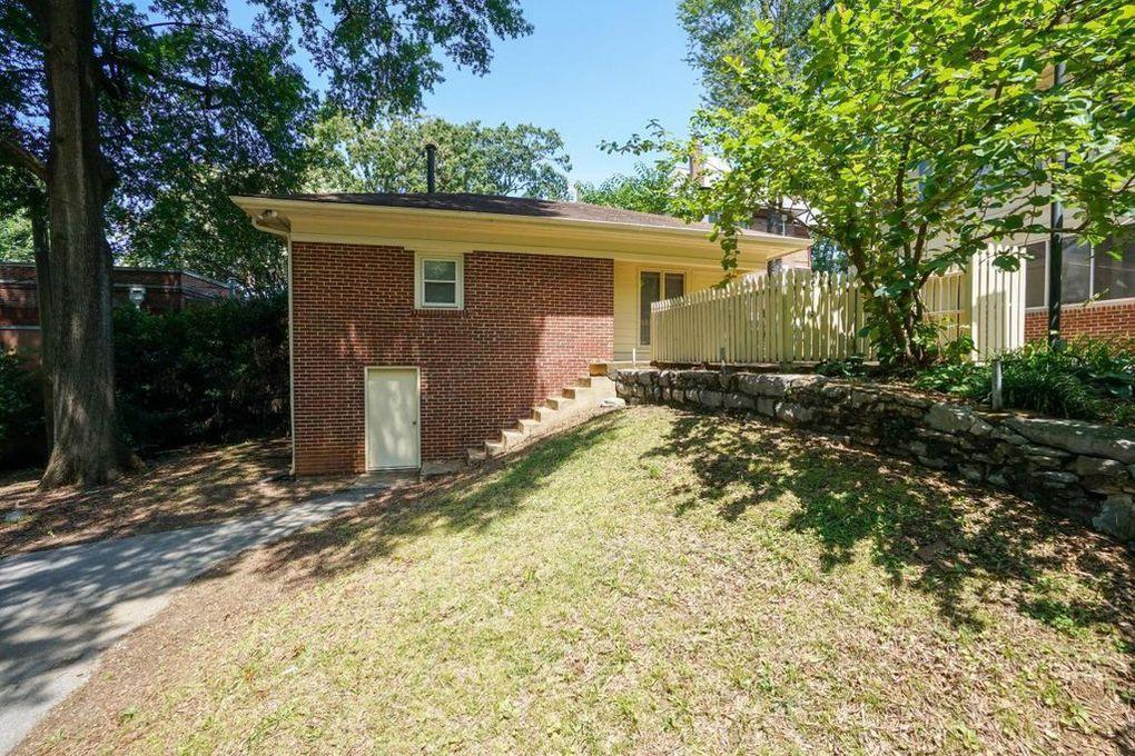 826 Vine St - Photo 1