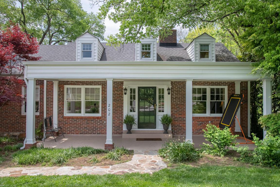 202 Hermitage Ave - Photo 1