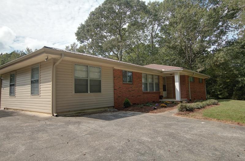 1438 Groves Rd - Photo 1