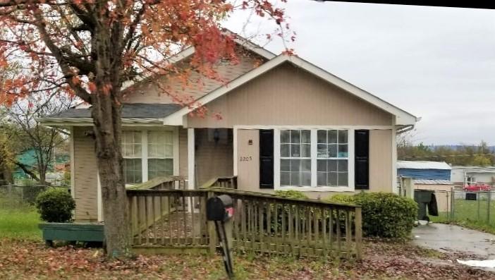 2205 Taylor St - Photo 1