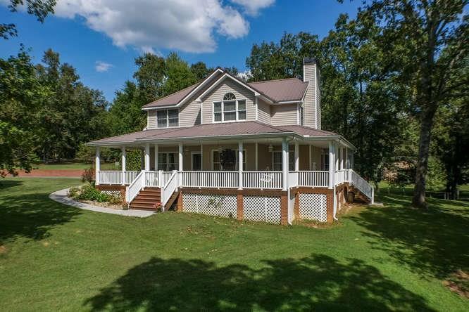 689 Bryant Rd - Photo 1