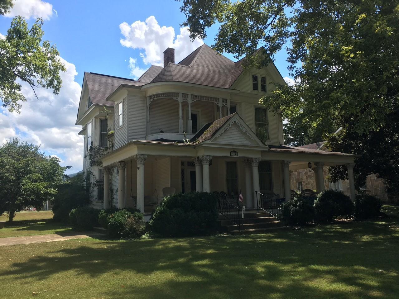 2892 Main St - Photo 1