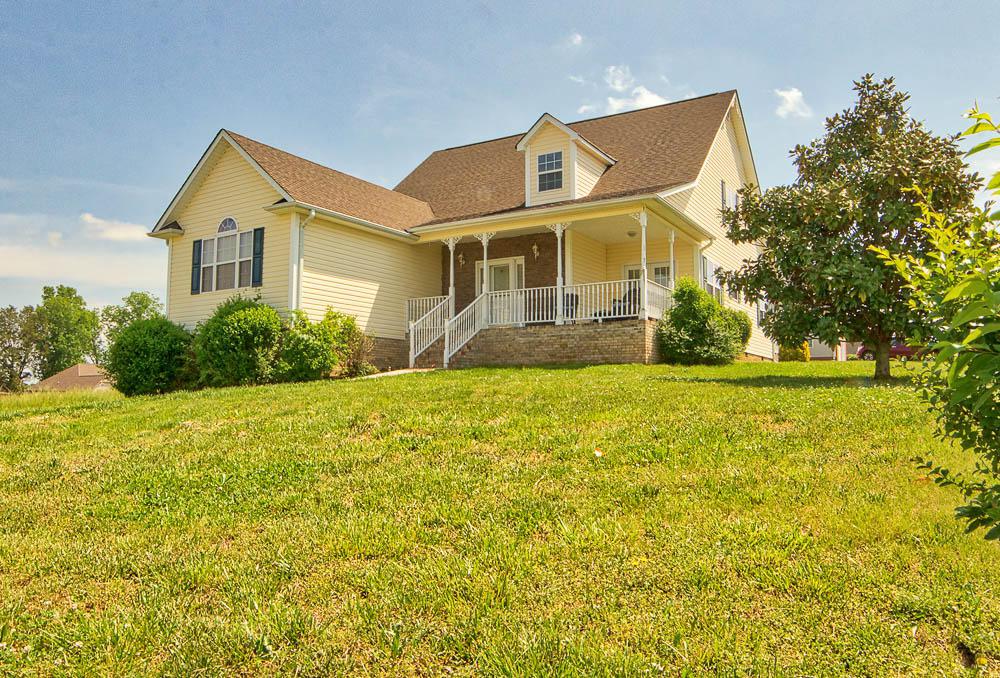 190 Sycamore Dr - Photo 1