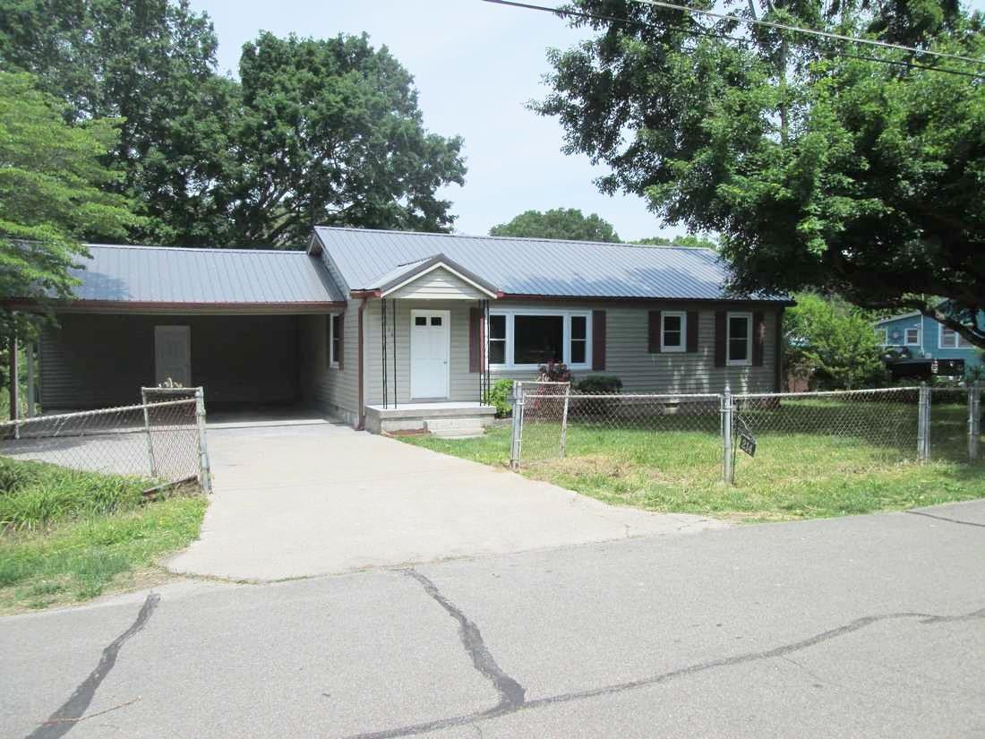 214 Kenneth St - Photo 1