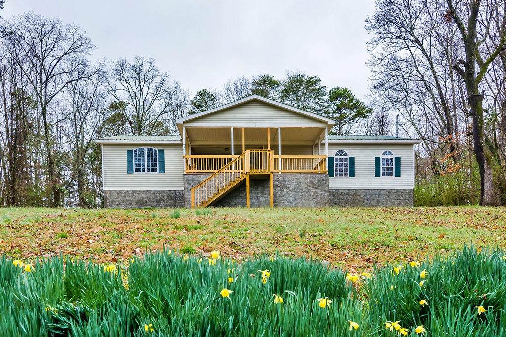 930 Hickory Ave - Photo 1