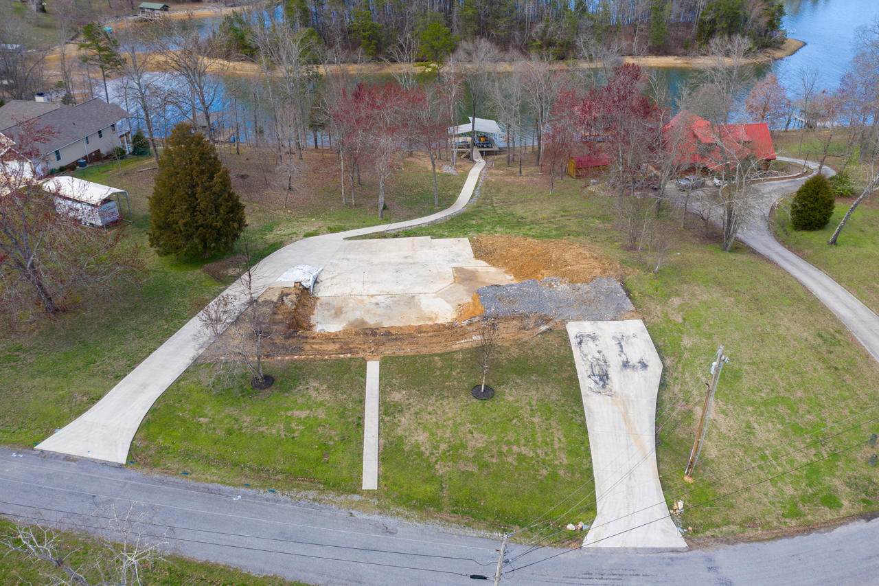 221 Lake Forest Ln - Photo 1