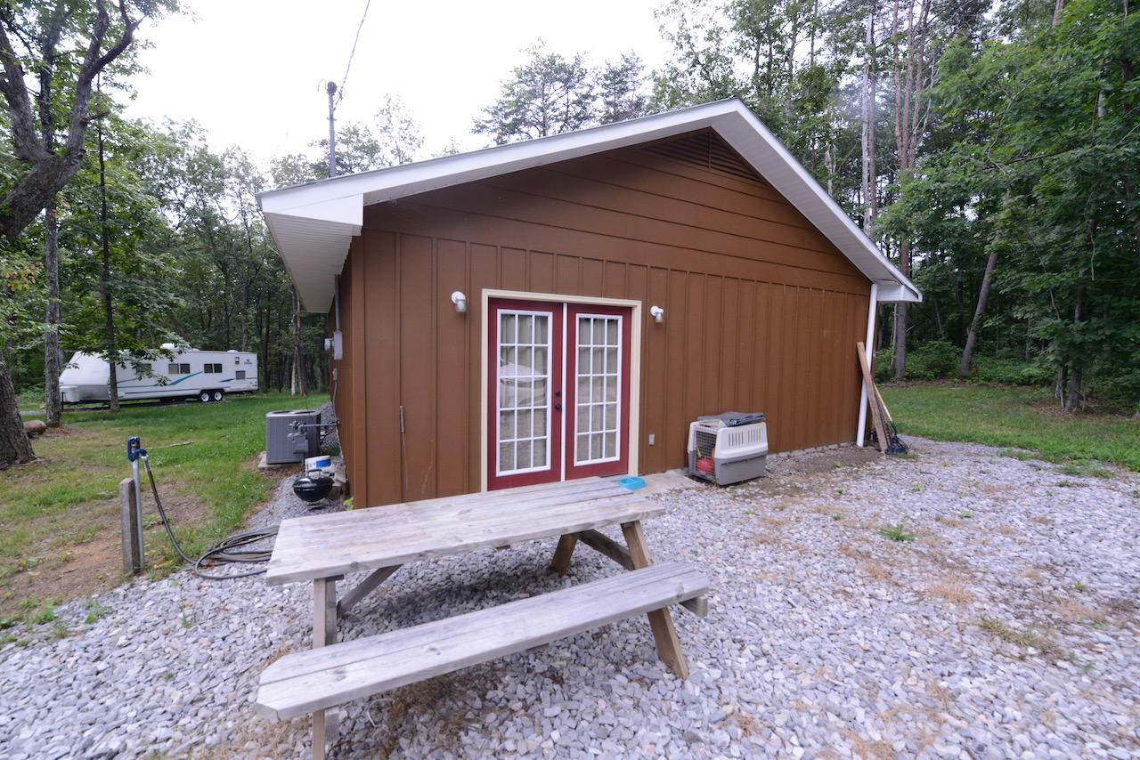 1280 Bluff View Rd - Photo 1