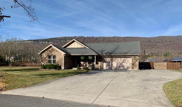 325 Appletree St - Photo 1