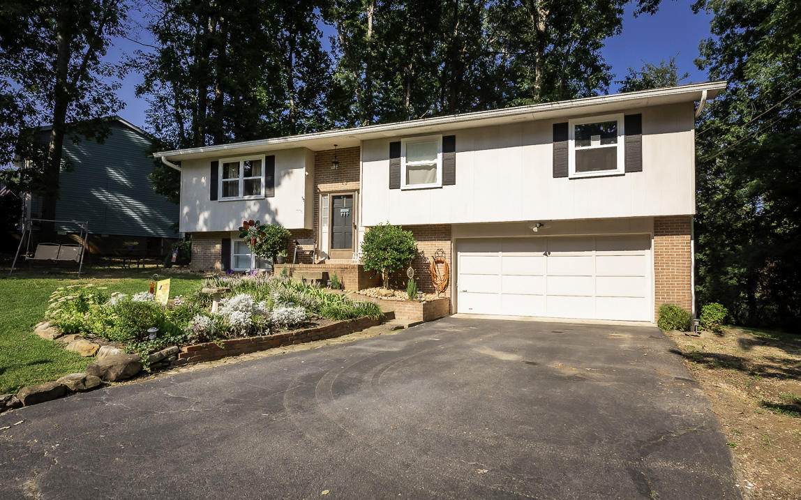 503 Wakefield Ln - Photo 1