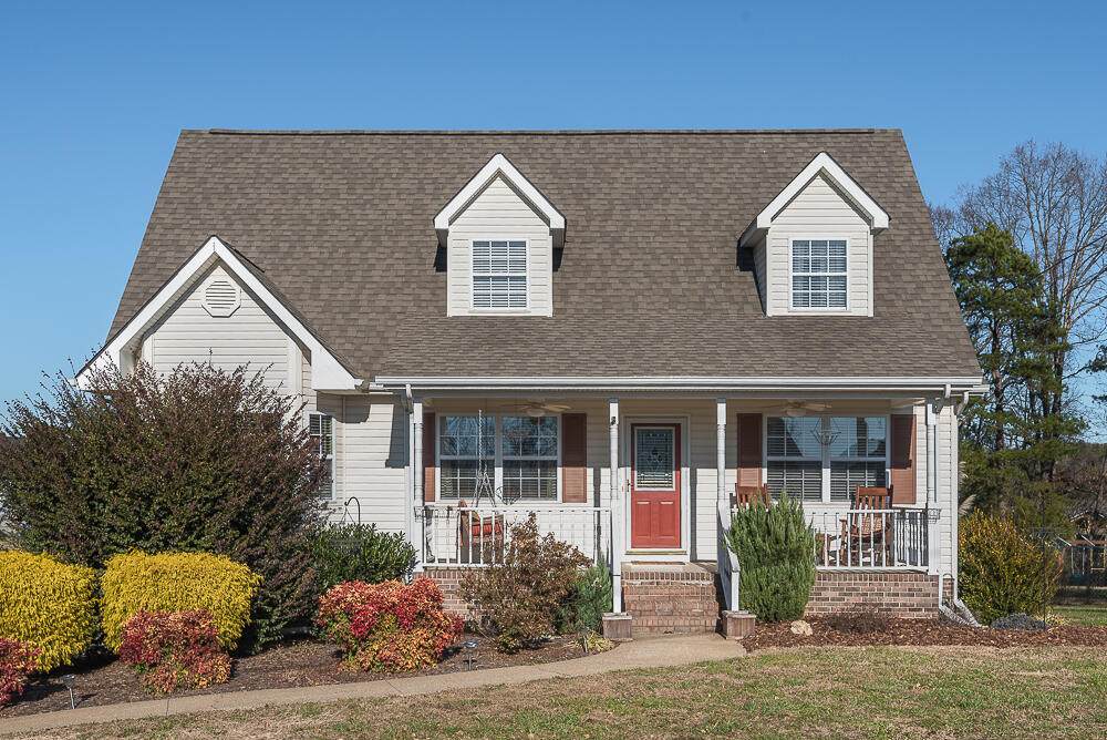 566 Debbie Ln - Photo 1