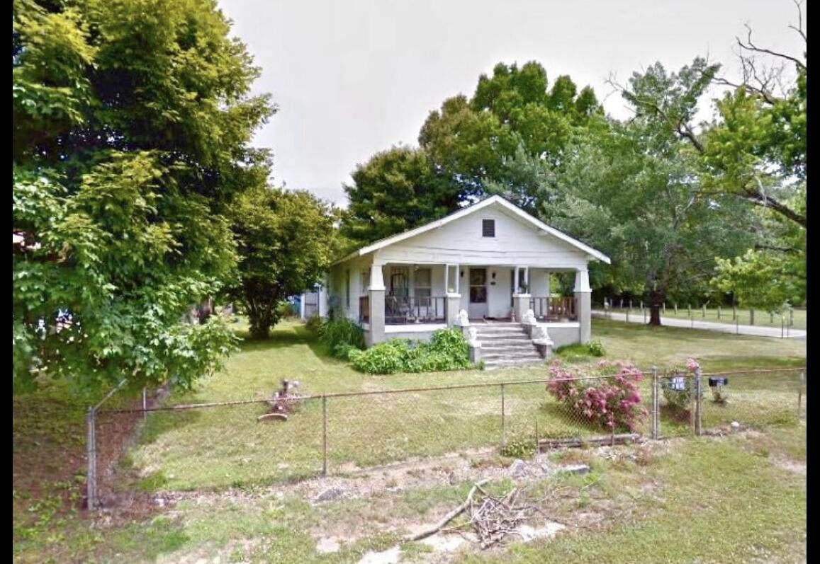 1119 33rd St - Photo 1
