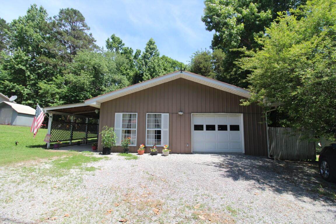 380 Howell Dr - Photo 1