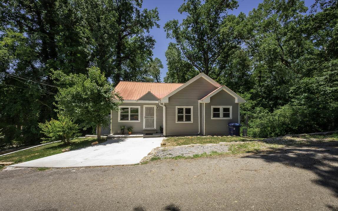 127 P Poole Ave - Photo 1