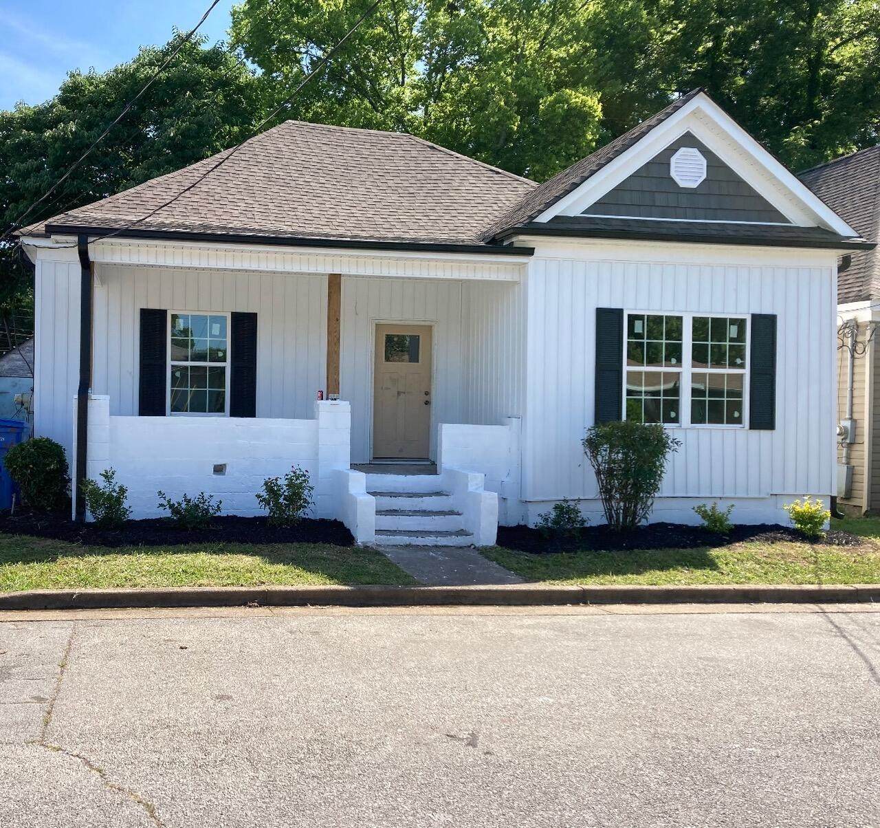 2122 Cleveland Ave - Photo 1