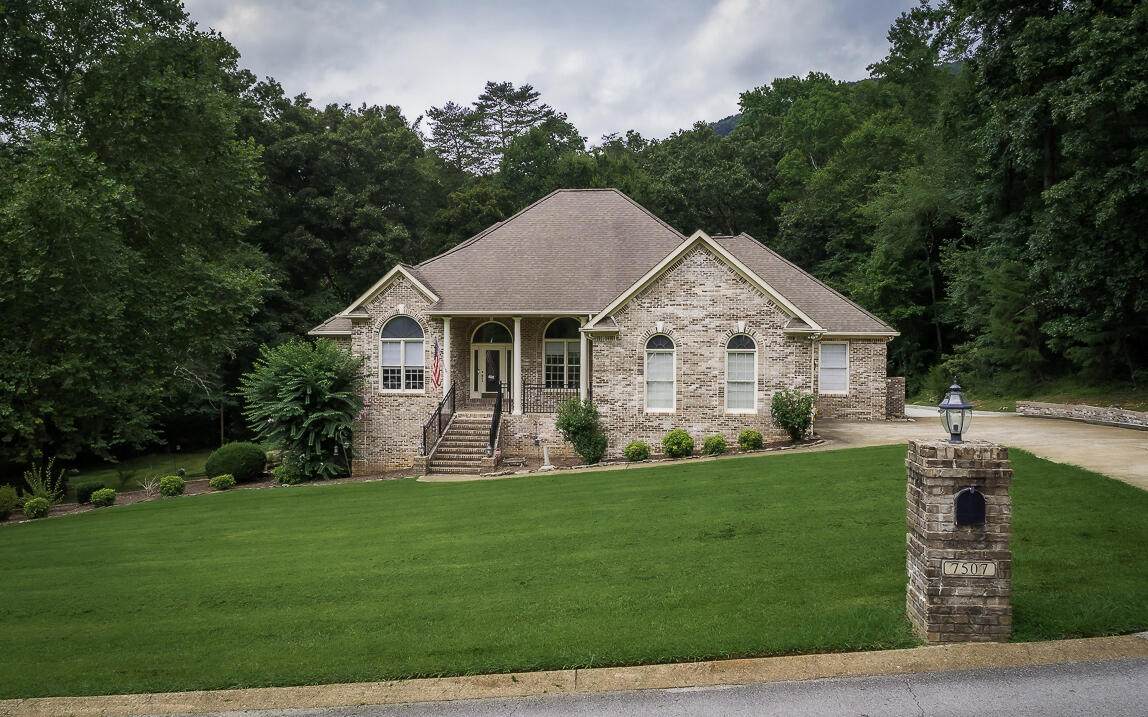 https://bt-photos.global.ssl.fastly.net/chattanooga/orig_boomver_1_1359946-2.jpg