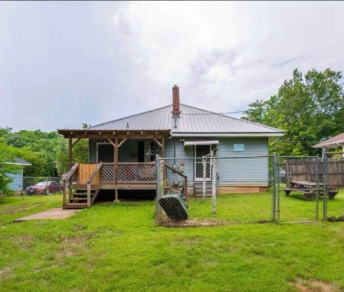 1115 Hill St - Photo 1