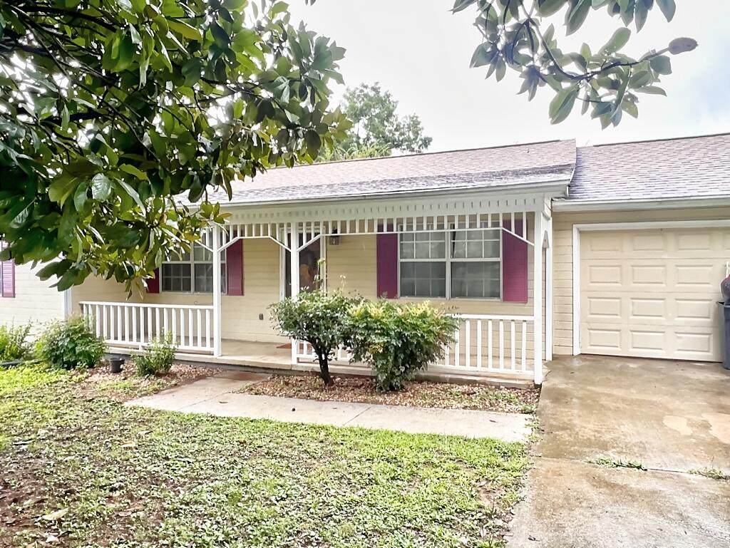 111 Graham St - Photo 1