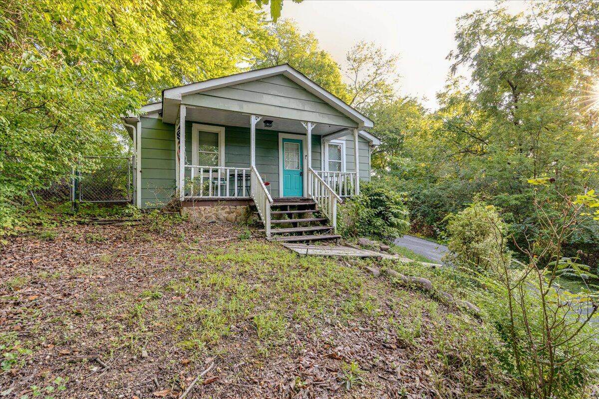 1313 Hixson Ave - Photo 1