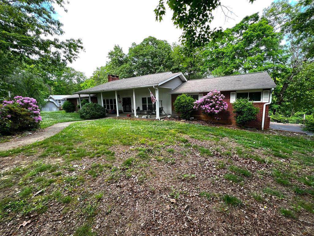 739 Sherwood Dr - Photo 1