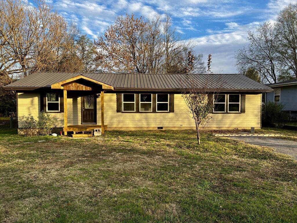 176 Case Ave - Photo 1