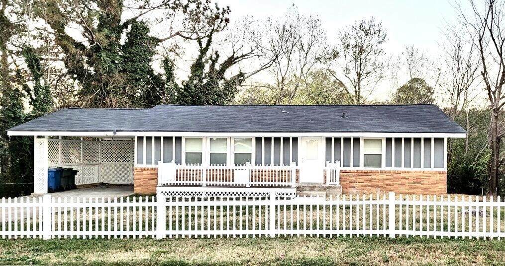 819 Woodmore Ln - Photo 1