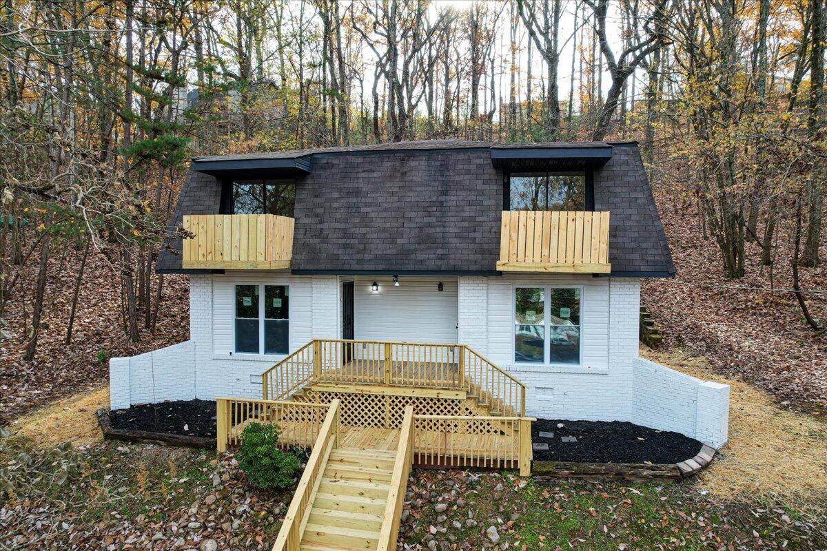 709 Summitt Ave - Photo 1